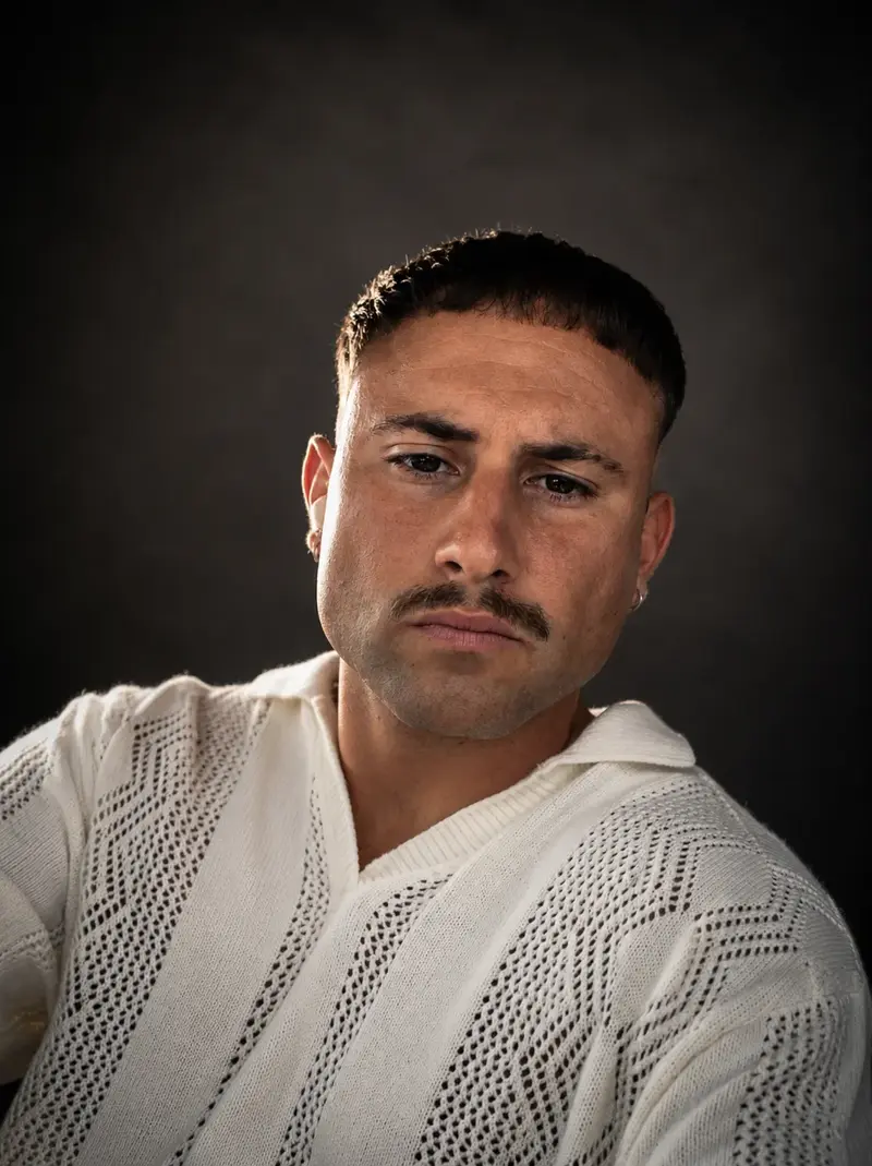 Tomás